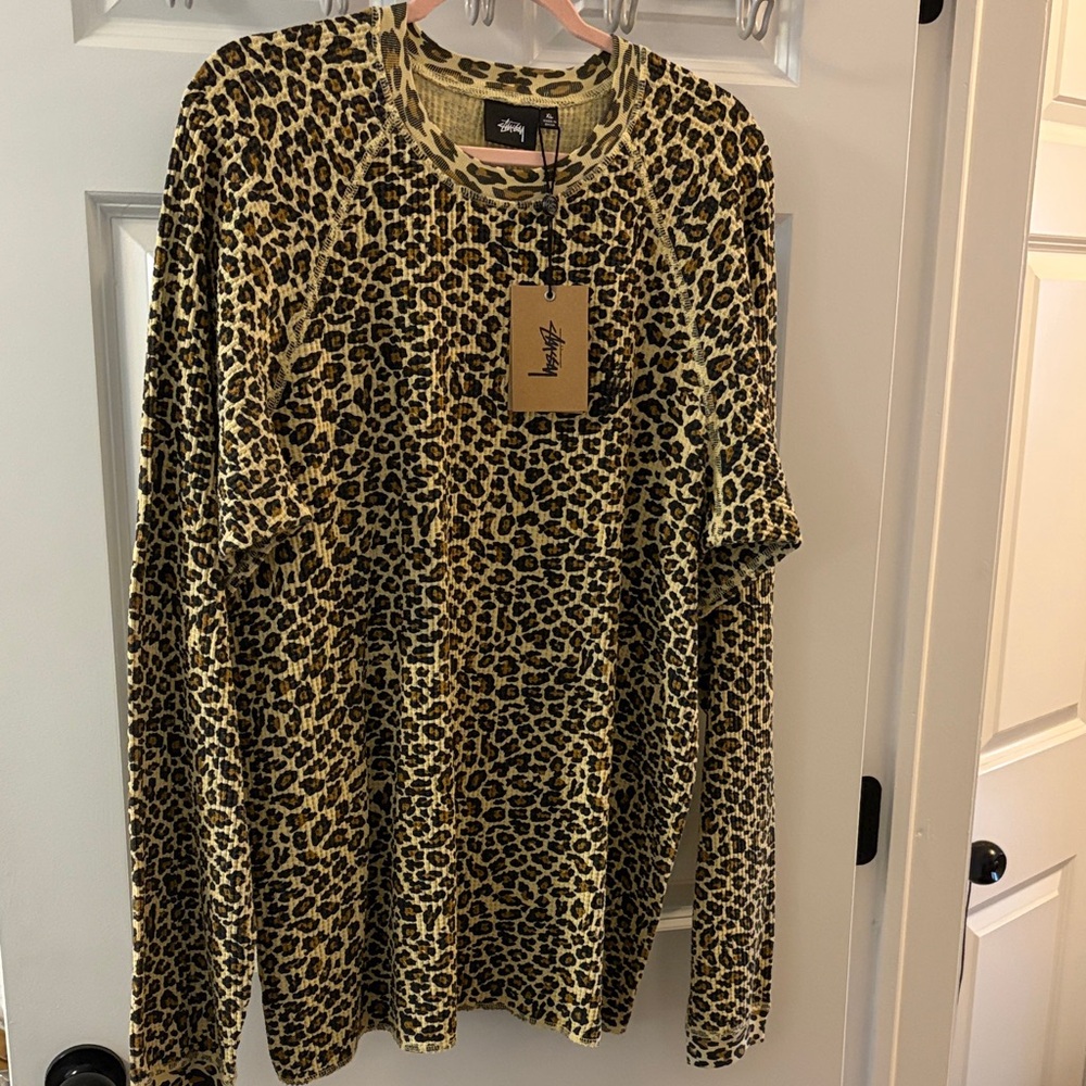 Authentic STUSSY Men’s XL Leopard Thermal